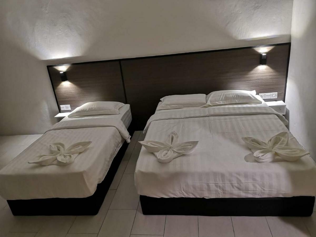 Luna Guesthouse 露娜旅馆 Semporna Bagian luar foto